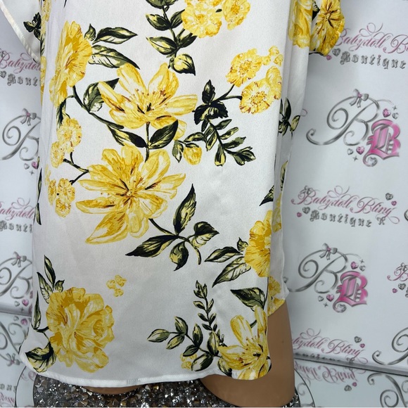 Van Heusen floral tshirt blouse white yellow green flowers flowy cute garden - Picture 3 of 7